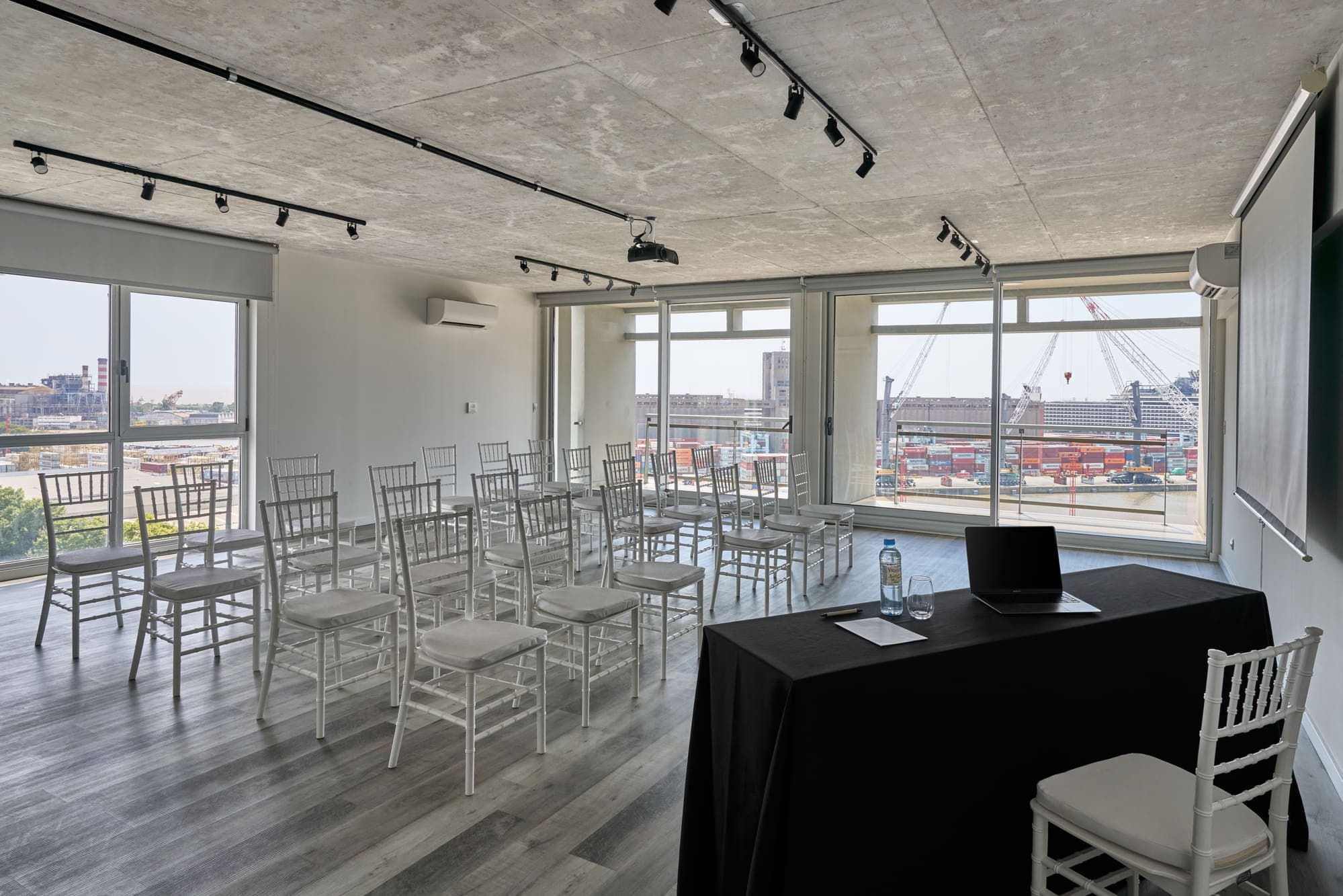 Salones Almarena Puerto Retiro